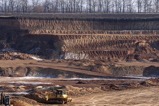 ukraine titanium mine oryxeio titaniou